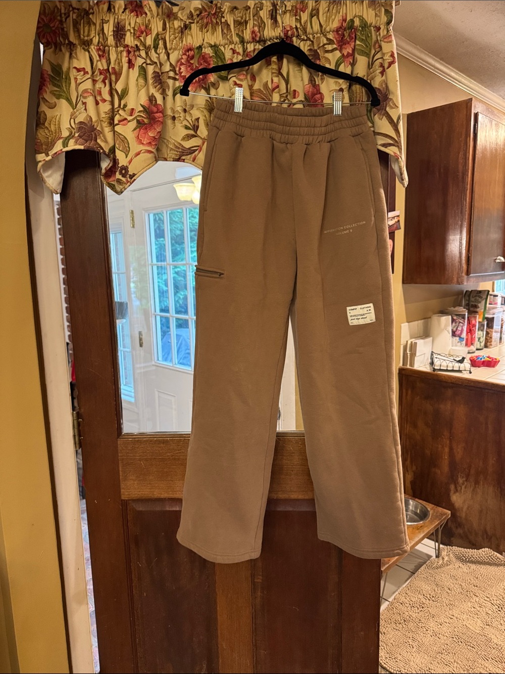 Men's Elastic Waist Casual Joggers in Brown - Unbranded